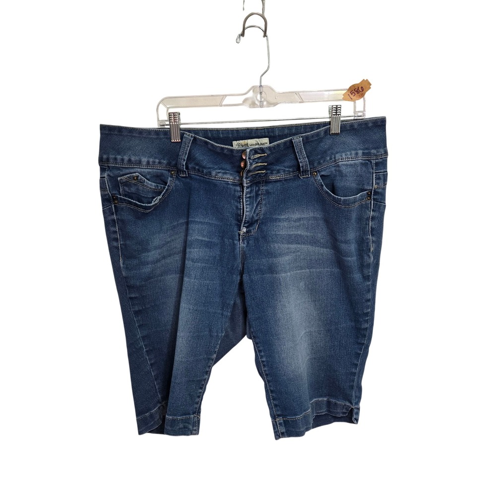 Royalty For Me WannaBettaButt Blue Denim Bermuda Shorts Women 18W Triple Button